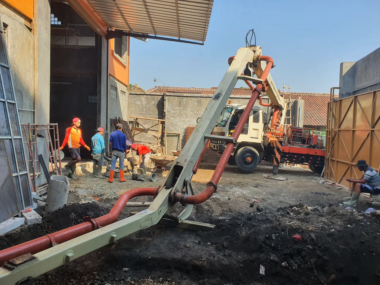 Pembangunan pabrik, struktur baja dan lantai kerja