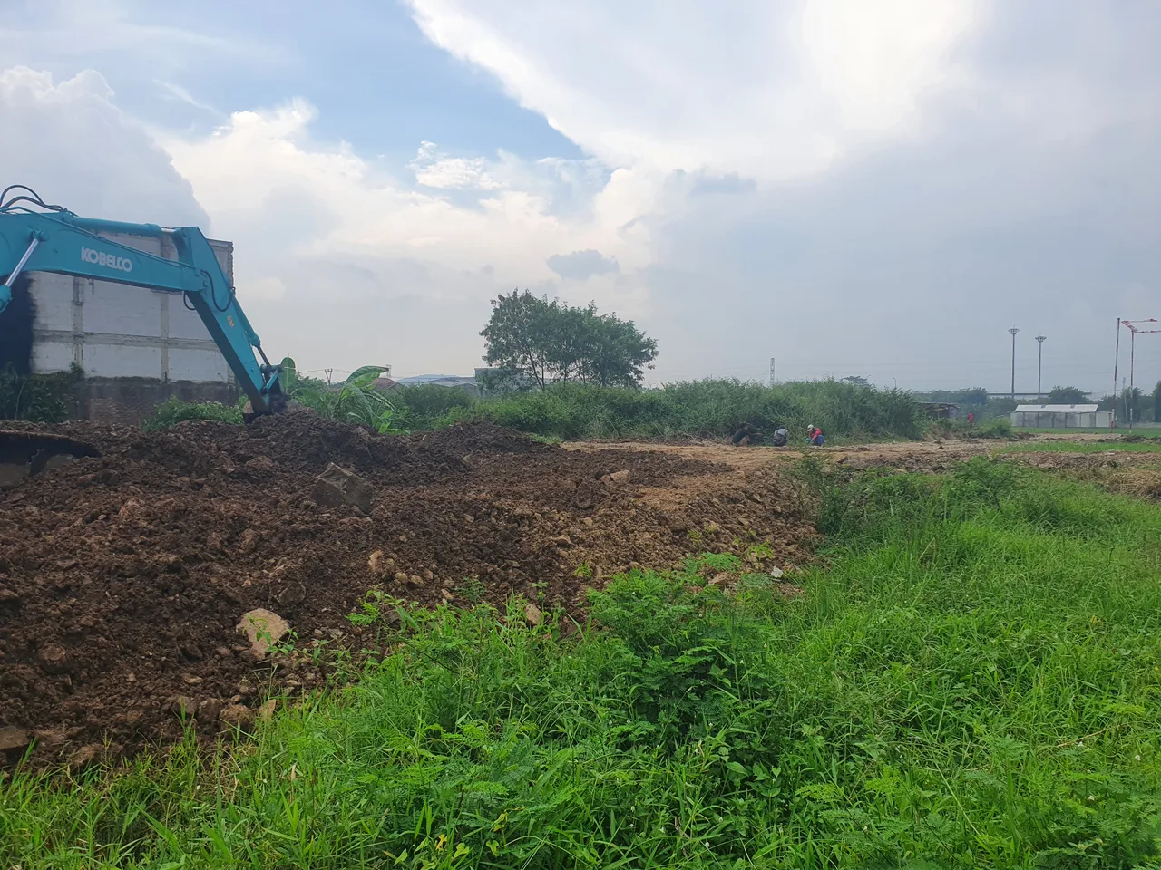 Pematangan lahan, cut and fill sebelum pondasi